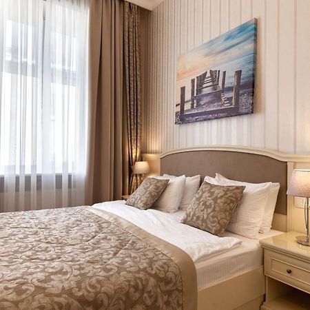 Royal Mini-Apart Hotel On Rynok Square Lviv Extérieur photo