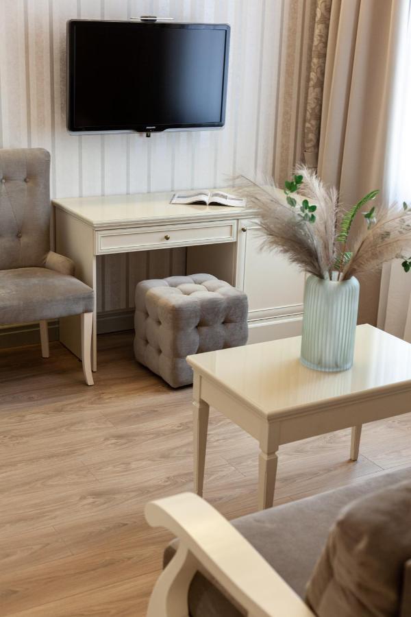 Royal Mini-Apart Hotel On Rynok Square Lviv Extérieur photo