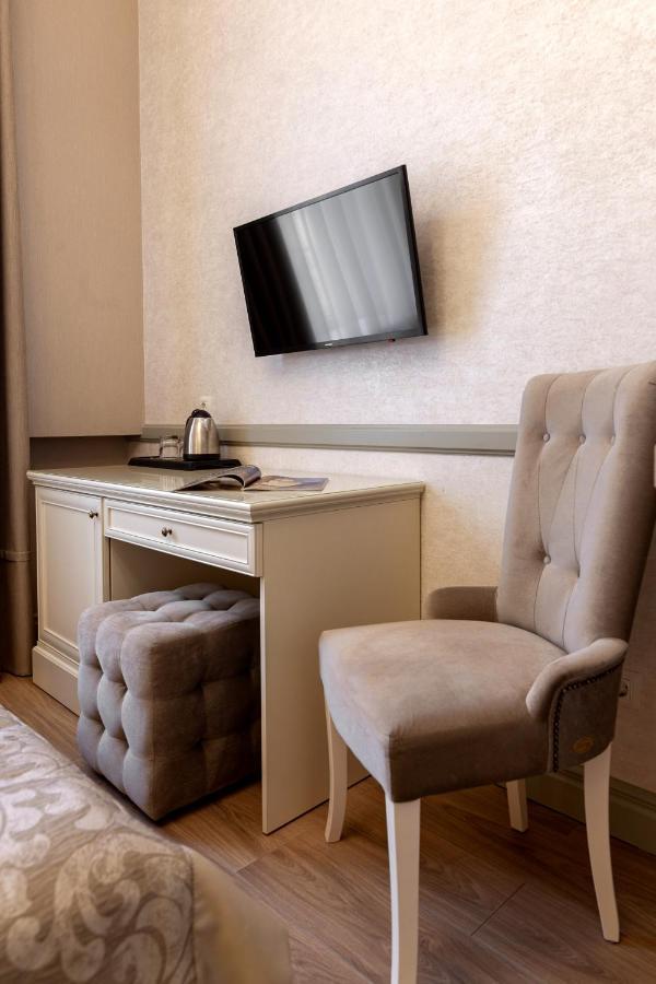 Royal Mini-Apart Hotel On Rynok Square Lviv Extérieur photo