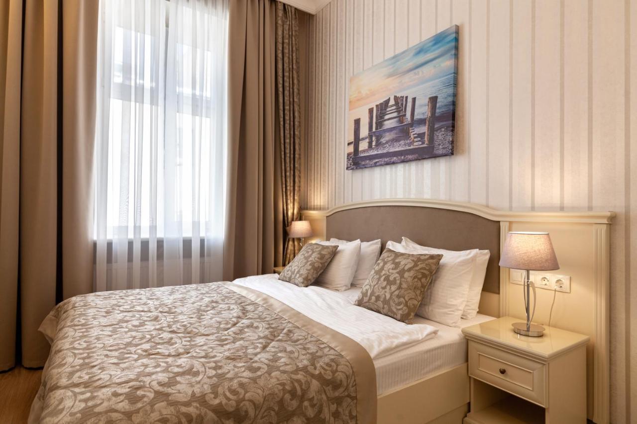 Royal Mini-Apart Hotel On Rynok Square Lviv Extérieur photo