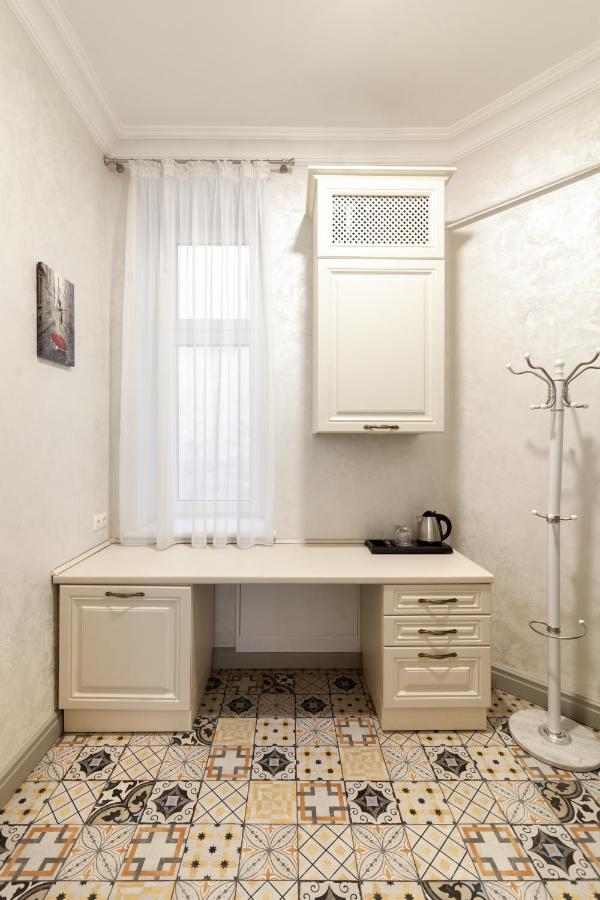 Royal Mini-Apart Hotel On Rynok Square Lviv Extérieur photo